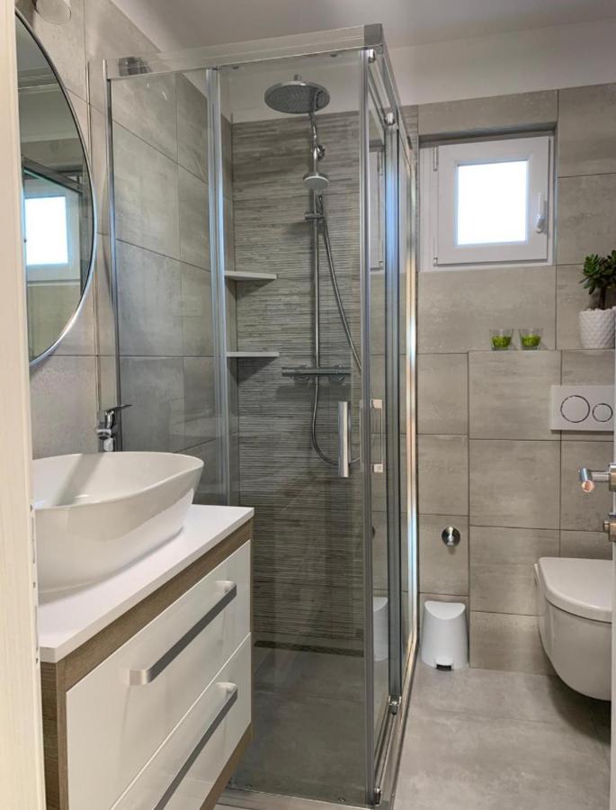 Apartment Salov โตรกีร์ ภายนอก รูปภาพ