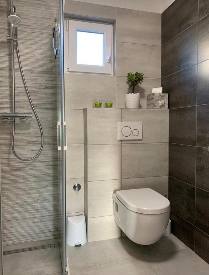 Apartment Salov โตรกีร์ ภายนอก รูปภาพ