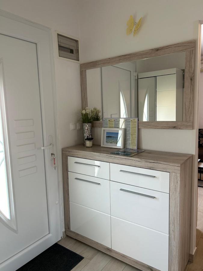 Apartment Salov โตรกีร์ ภายนอก รูปภาพ