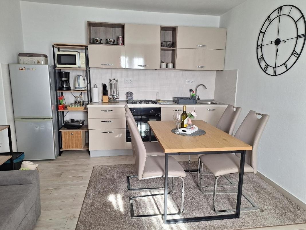 Apartment Salov โตรกีร์ ห้อง รูปภาพ