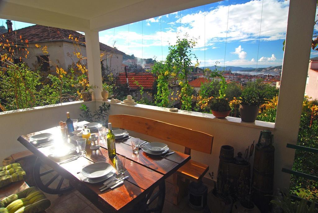 Apartment Salov โตรกีร์ ภายนอก รูปภาพ